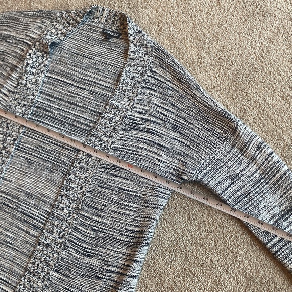 Women’s Express Sweater Cardigan - Medium - Picture 5 of 6